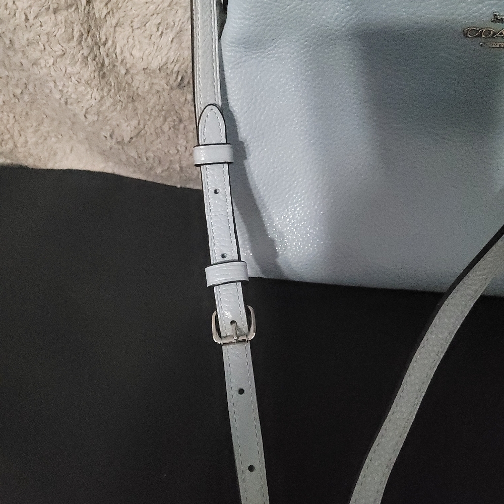 Coach Blue Leather Crossbody Bag Peeble Leather F28035 Excellent condition ❤️🧡 - Picture 7 of 11
